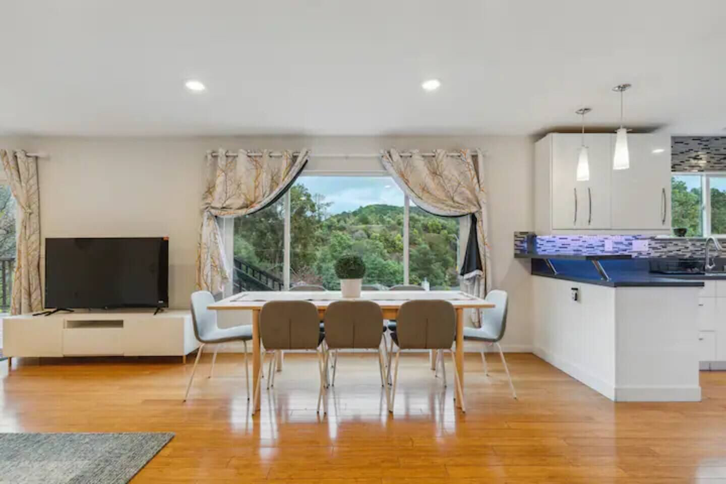 Discover this charming residence nestled in the heart of Oakland, CA
