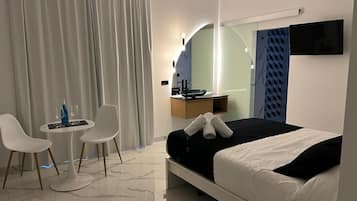 Departamento de diseñador, vista a la ciudad | Sábanas de algodón egipcio, ropa de cama de alta calidad y edredón