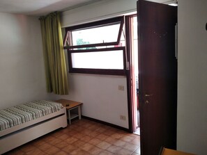 3 bedrooms, WiFi - Procchio Apartment in Residence of approx.60 sqm with 6 p. bed. 500 m from the sea (Procchio)