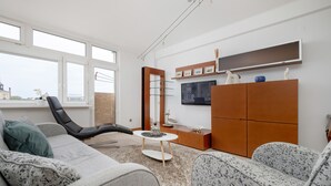 Living room - Center of Lodz Apartment by Renters (Lodz)