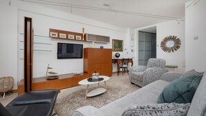 Living room - Center of Lodz Apartment by Renters (Lodz)
