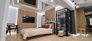 Unclassified image, 5 of 25, button - Great Exodus - Iasi City Center (Iași)