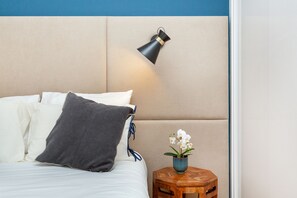 2 Schlafzimmer, Schreibtisch, Bügeleisen/Bügelbrett, Reisekinderbett