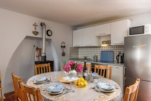 Dining - Pool House Franjo (Dobrinj)