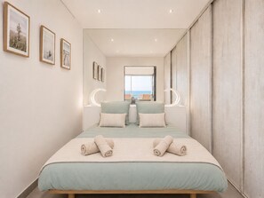 2 bedrooms, desk, iron/ironing board, free WiFi - Rose des Sables • A Terrace Over the Mediterranean (Mauguio)