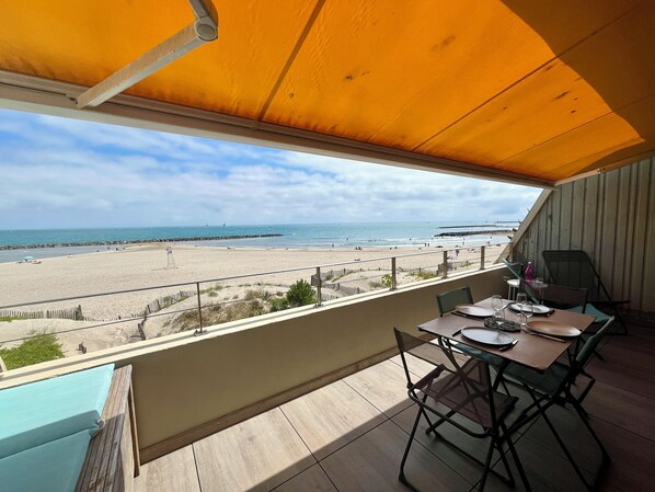 تناول الطعام بالخارج