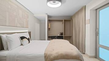 1 bedroom, iron/ironing board, free WiFi, bed sheets