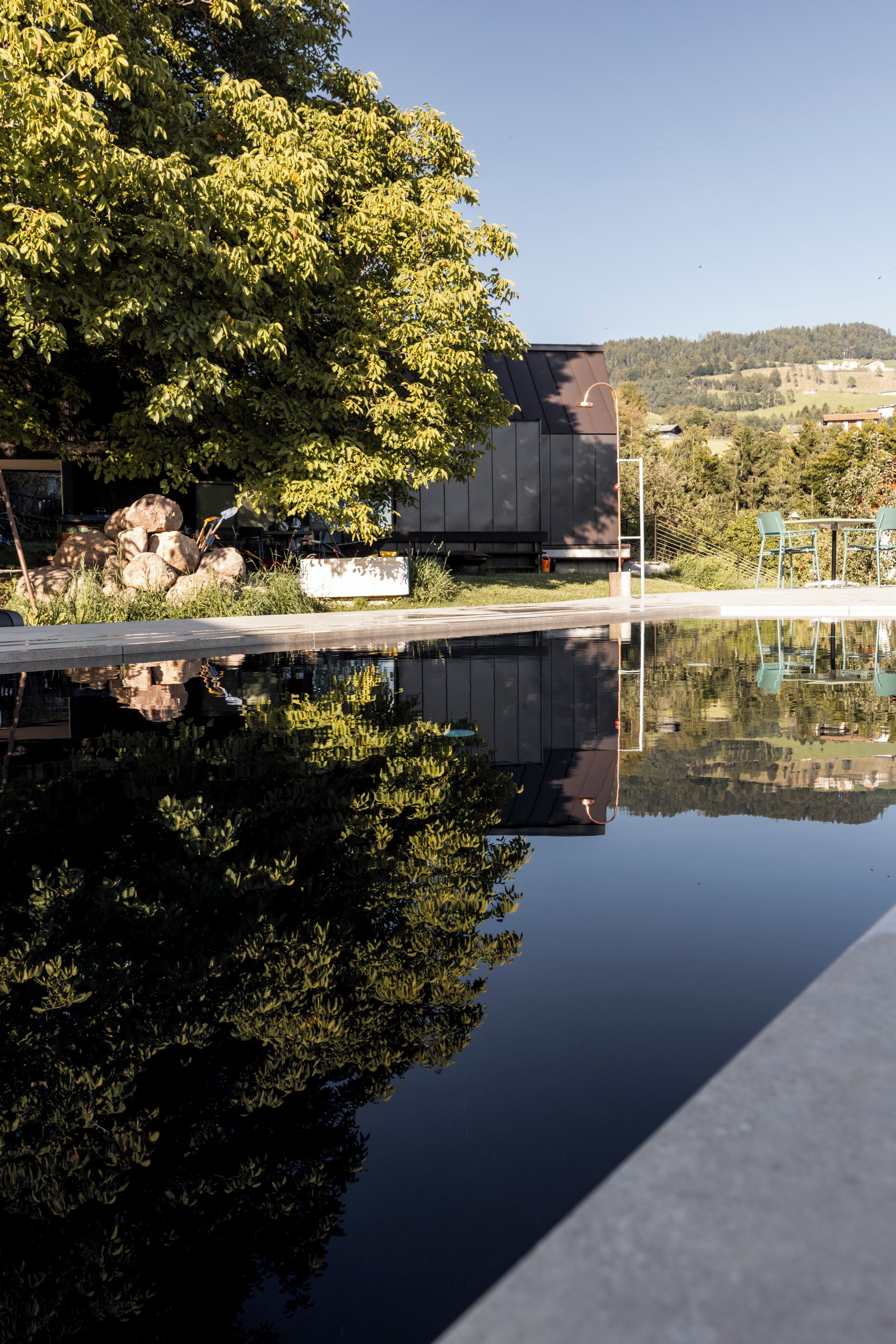 Sæsonbestemt udendørs pool, gratis hytter, liggestole