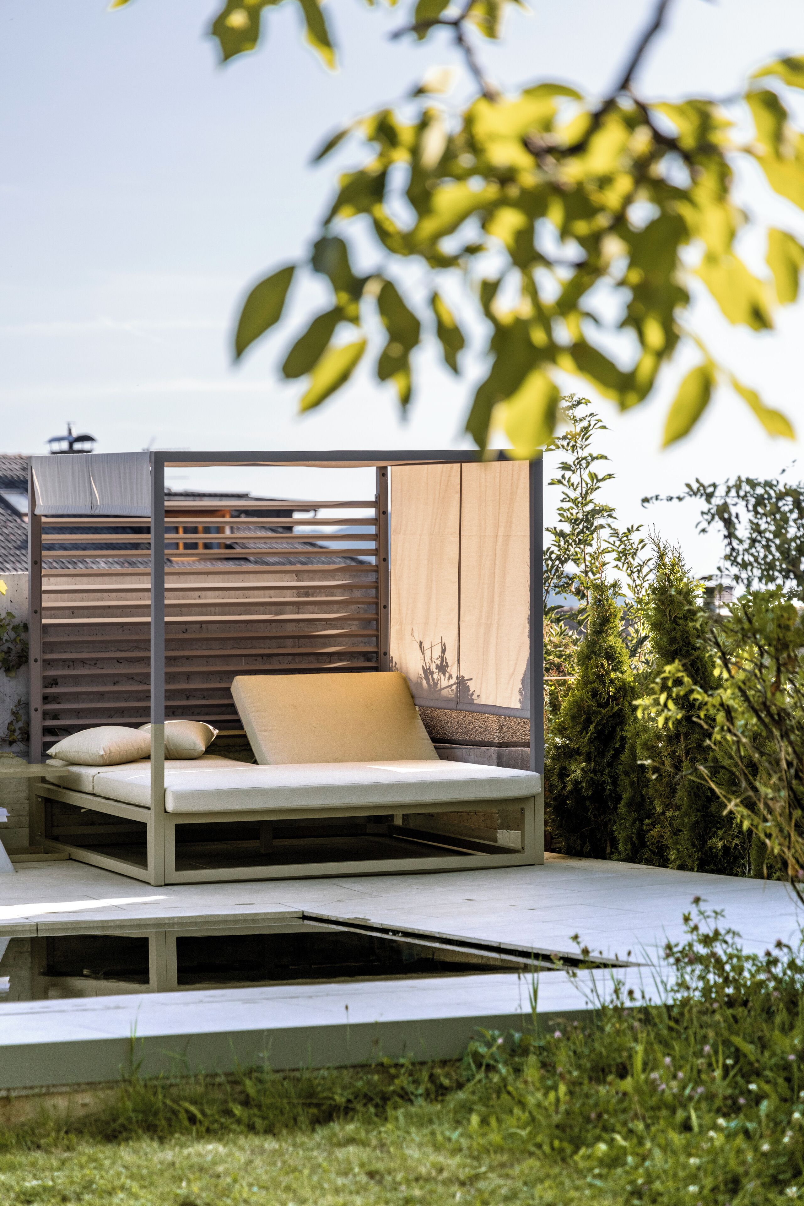 Piscine extérieure (ouverte en saison), cabanons gratuits