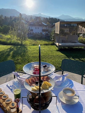 Free daily local cuisine breakfast