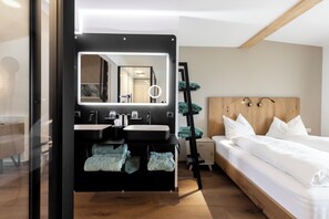 Shower, hair dryer, bathrobes, electronic bidet - Michlhaus nature and suites (Aldino)