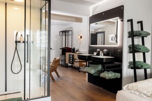 Frette Italian sheets, premium bedding, down comforters, pillowtop beds