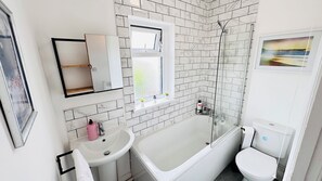 Bathroom - Pengam House (Cardiff)