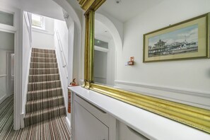 Interior - Upper Rock Brighton Guest House (Brighton)