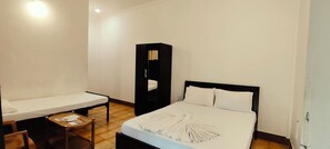 Standard Room | 1 bedroom, desk, blackout drapes, bed sheets