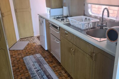 Cozy Cardiff Cabin Retreat Sleeps 6 by Aimee