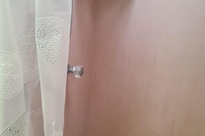 Cabin | Bathroom | Shower, hair dryer, towels, toilet paper