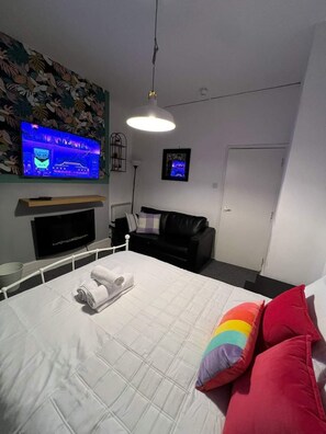 Apartment | 2 bedrooms, free WiFi, bed sheets - Cardiff Cozy Apartment With 2 Bedrooms (Cardiff)