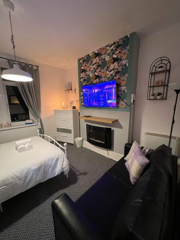 Apartment | 2 bedrooms, free WiFi, bed sheets