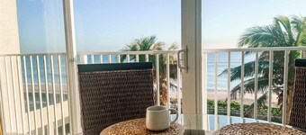 Hutchinson Island,BeachFront, Heated Pool, Balcony, Top Floor