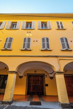 Exterior detail - Casa Dei Colori Di Bologna (Bologna)
