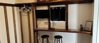 Cabin apt. Charming 1 bedroom, 1 bathroom apartment in  Lima, MT with WiFi.