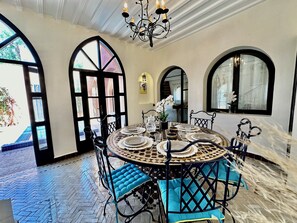 Dining - Villa Privative et Cosy sans vis-a-vis, Palmeraie 6 Personnes (La Palmeraie- Marrakech)