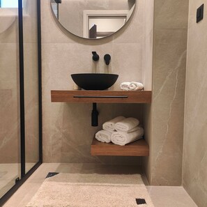 Deluxe suite 104 | 5 bedrooms, minibar, soundproofing - Rhotheon Suites in Ialysos Rhodes (Rhodes)