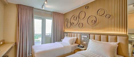 One Bedroom | Select Comfort beds, in-room safe, desk, iron/ironing board