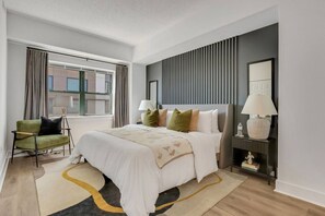 2 bedrooms, desk, iron/ironing board, free WiFi - Penthouse Perfection: with Unmatched Skyline Views (Stamford)