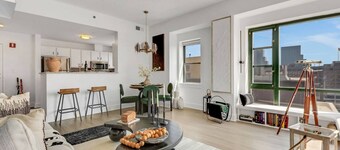 Penthouse Perfection: with Unmatched Skyline Views