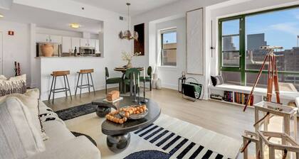 Penthouse Perfection: with Unmatched Skyline Views