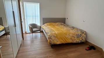 Apartment | 2 bedrooms, iron/ironing board, free WiFi, bed sheets
