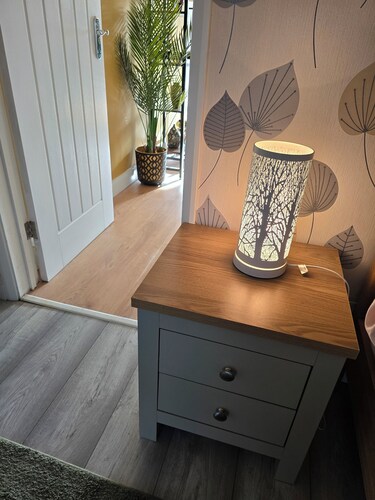 Fully Furnished annexe with a comfy living room, double bedroom and en-suite 