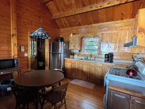 冰箱、微波炉、烤箱、炉灶