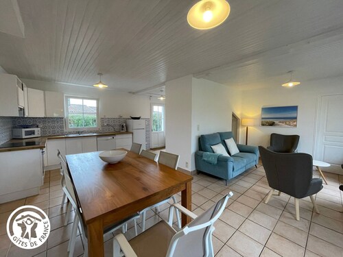 Charming 6-Person Cottage Near Beaches and Cycling Paths in Talmont St Hilaire