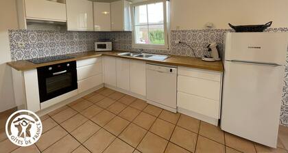 Charming 6-Person Cottage Near Beaches and Cycling Paths in Talmont St Hilaire