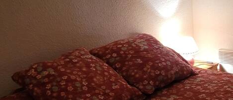 2 soverom og strykejern/-brett