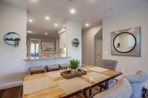 Dining - Ocean-View Home Blocks to Beach with Private Hot Tub & Rooftop Deck! (San Diego)