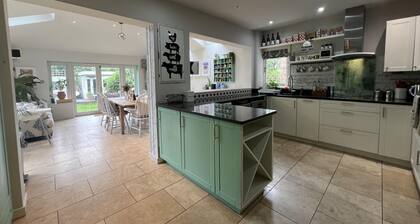 London Charm on Connaught Avenue