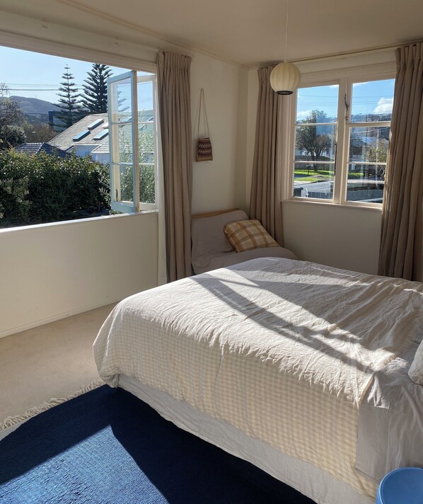 3 عدّة غرف نوم ومكواة/لوح كي وواي فاي مجانًا وملاءات أسرّة