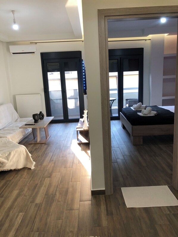 1 slaapkamer, een strijkplank/strijkijzer, wifi, beddengoed