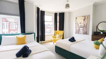 4 bedrooms, iron/ironing board, WiFi, bed sheets