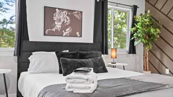 5 bedrooms, iron/ironing board, travel cot, WiFi