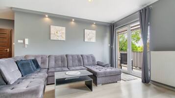 Apartment, 1 Bedroom | Living room