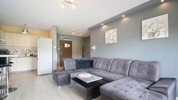 Apartment, 1 Bedroom | Living room