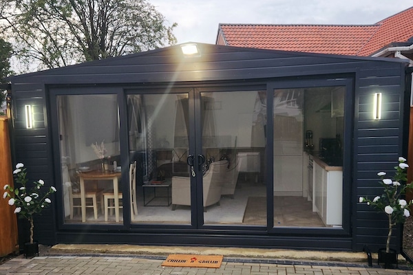 Studio | Outdoor dining