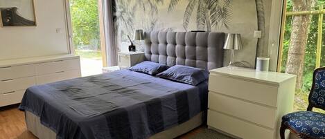 3 chambres, fer et planche à repasser, Wi-Fi, draps fournis