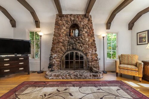 Lovely Tudor Home w/ Pool & Spa Near Russian River