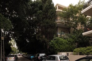 Exterior - Spacious 3BR Penthouse w Rooftop (Tel Aviv)